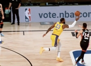 极速竞猜-包含詹姆斯迎来十赛季高光表现，美国队球迷沸腾！的词条